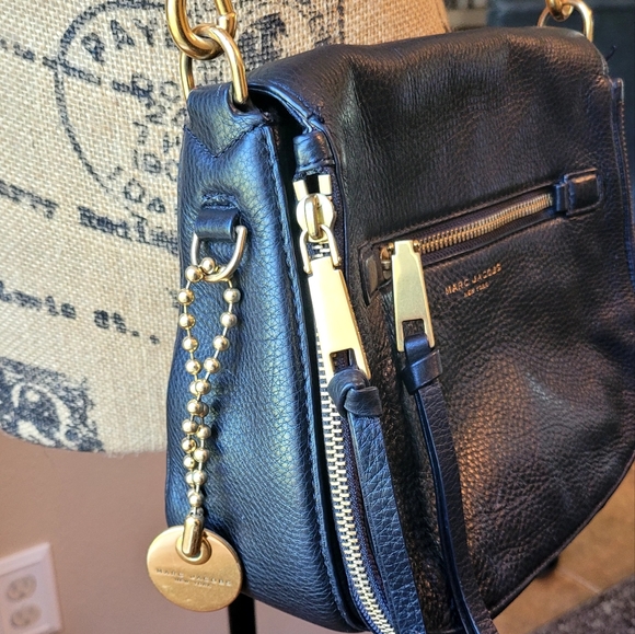 Marc Jacob Blk Genuine Leather Recruit Saddle Bag w/Goldtone Hardware - Picture 3 of 14